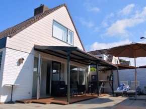 Lovely Holiday Home in Noordwijkerhout near Lake